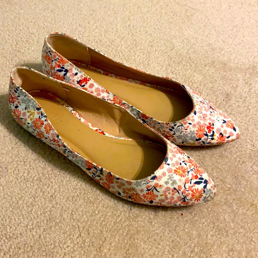 Cute Floral Pointed Flats
